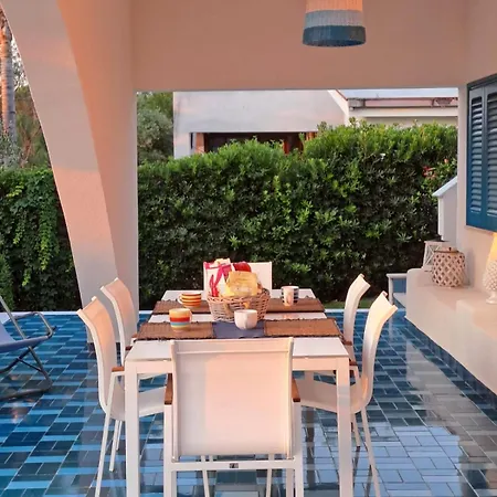 Luxury Just 50 Mt From The Carini